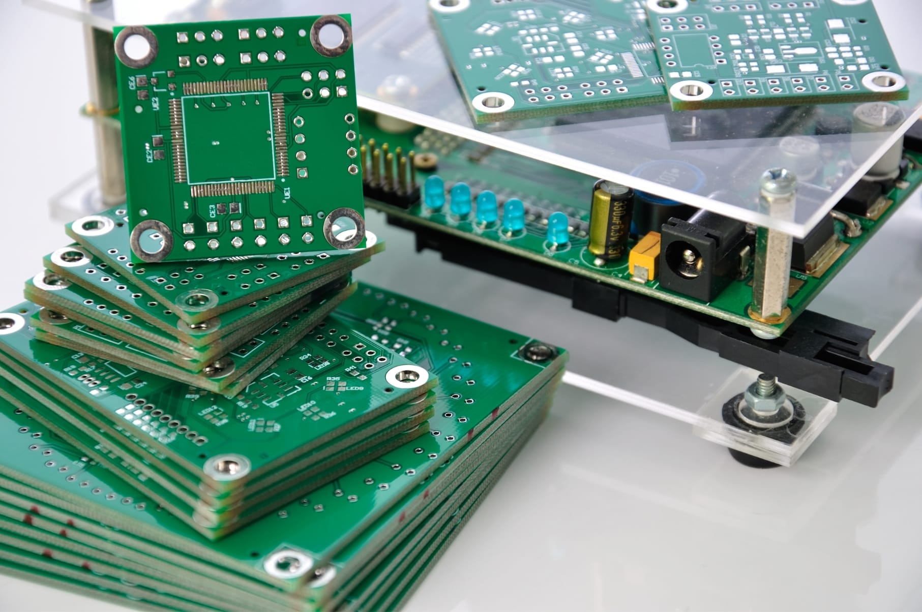 How to Choose the Best PCB Assembly Manufacturer - Altimex