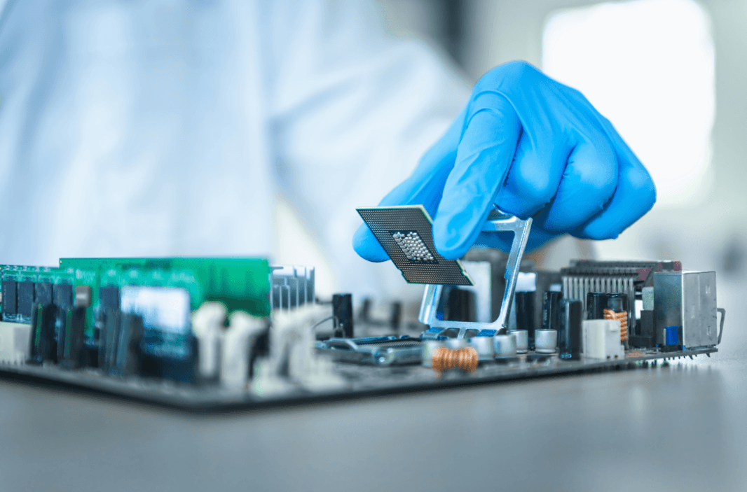 Clear Communication Between Engineering and Manufacturing Teams